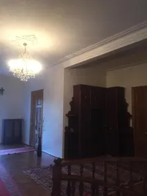 White House - Image 3