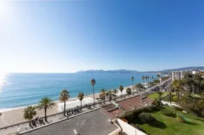 145 m2 apartment facing the sea, private access to - Image 5