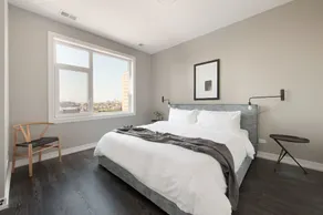 Sunny Lakeview Suites by Sonder - Image 4