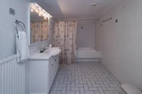 Niki's Apartment - Image 3