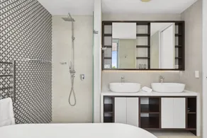 Bright & Modern 3-bed Townhouse in Rosebery - Image 3