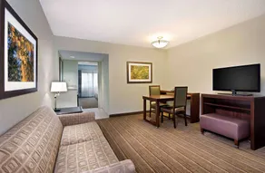 Embassy Suites by Hilton Parsippany - Image 4