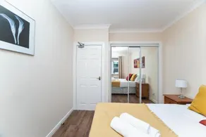 Sallyport City Centre 2 Bedroom Apartment 14 - Image 5