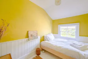 Unique Vintage-Style 3BD Flat - Dalston - Image 2