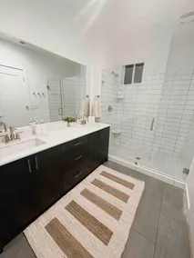 Luxury Downtown Spacious 3 bedroom New Modern Townhome - Image 3