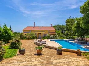 Peaceful Apartment In Pula With Swimming Pool - Image 4
