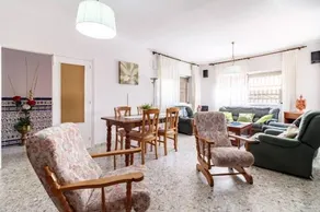 Chalet acogedor con piscina muy cerca de Granada - Image 4