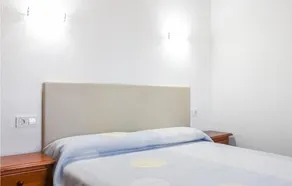 Nice Home In Tosal With 4 Bedrooms, Wifi And Outdoor Swimming Pool - Image 3