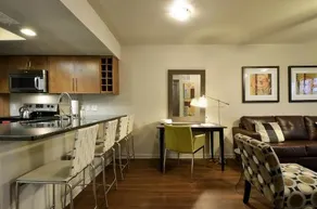 The Norwalk by Lodgewell - West Austin Three's Company Vibes - Image 3