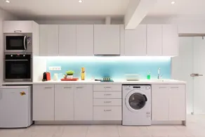 Cute and Convenient Studio in Athens Center - Image 3