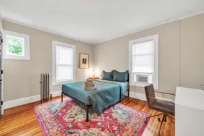 Beautiful 4BR 2 Bathroom House with Parking - Image 2