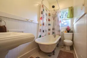 Retro Bungalow - Image 3