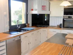 Holiday home with jacuzzi Guisseny - Image 5