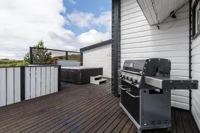 Blue Viking Luxury Cabin - Image 5
