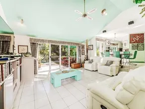 Noosa Hinterland Spectacular Boutique Guesthouse - Image 3