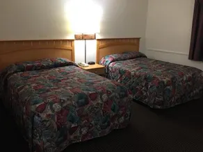 Budget Inn Batavia - Image 3