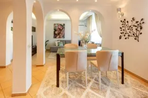 1BR Apt with Jacuzzi near Herastrau: Ideal Getaway - Image 3
