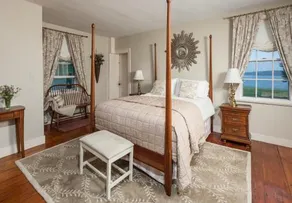 1774 Inn - Image 3