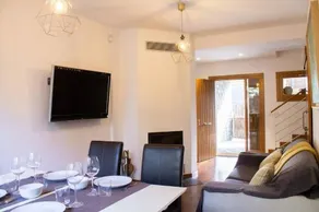 Chalet en urbanización, ideal para esquí - Image 2
