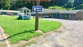 Budget Inn - Image 1