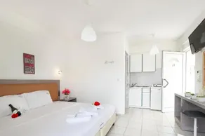 Vamvini Hotel - Image 3
