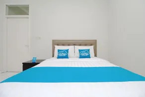 Krakatau Town House by Airy Rooms - Image 4