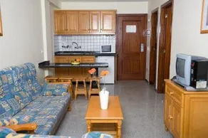 Palmera Mar Apartments - Image 2