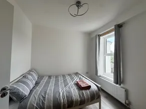 Three Double Rooms in Spacious Home - Image 3