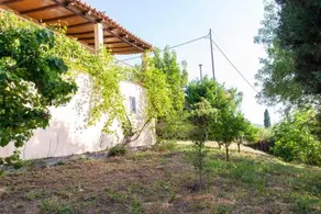 Villa with private garden - Image 5