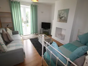 Cardiff Holiday Homes Park Avenue Apartments - Image 3