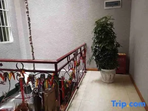 Yuetu Business Hotel - Image 2