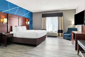 Comfort Suites Southfield - Image 5