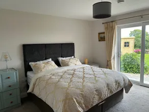 Luxury Galway Getaway With 5 Bedrooms - Image 5