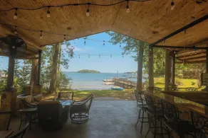 Luxury Lakefront 4br: Jacuzzi, Game Room & Wi-fi - Image 4