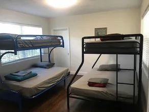 27th Rd Hostel - Image 2