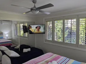 Beachside Villa Ettalong Beach - Image 2
