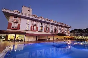 Larissa Blue Hotel - Image 1