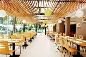 Green Park Hotel - Image 4