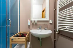 Rocker's Inn - Image 3