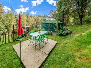 Lively Holiday Home with Garden, Barbecue, Garden Furniture - Image 5