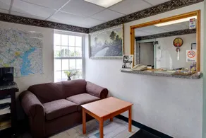 Bay Side Inn & Suites - Image 2