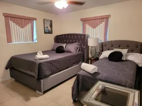 JUNGLE TO BEACH 4 R 3 BR Family and Pet Heated pool N Airport N Beach N Hard Rock - Image 4