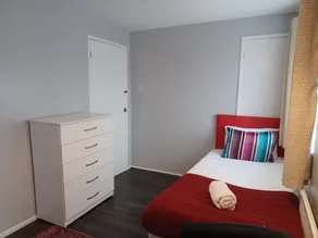Poynters House - Huku Kwetu Luton & Dunstable - Spacious 2 Bedroom -L&D Hospital - Suitable & Afford - Image 2