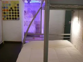 Adonis Guesthouse - Image 2