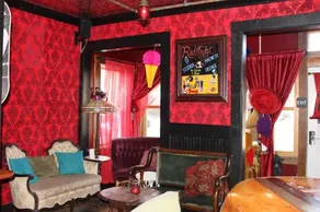 Redlight Historic Bunk Hotel and Speakeasy - Image 3