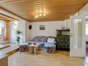 Bright Holiday Home In Schonbrunn With Garden - Image 2