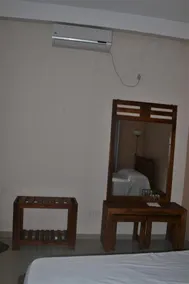 Nightingale Inn - Image 2