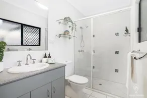 Driftwood House Home from Home in Kewarra Beach - Image 3
