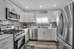 The Manhattan Retreat - Image 2