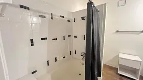 Artistico-Styled Studio Loft Sleeps 5 - Image 3